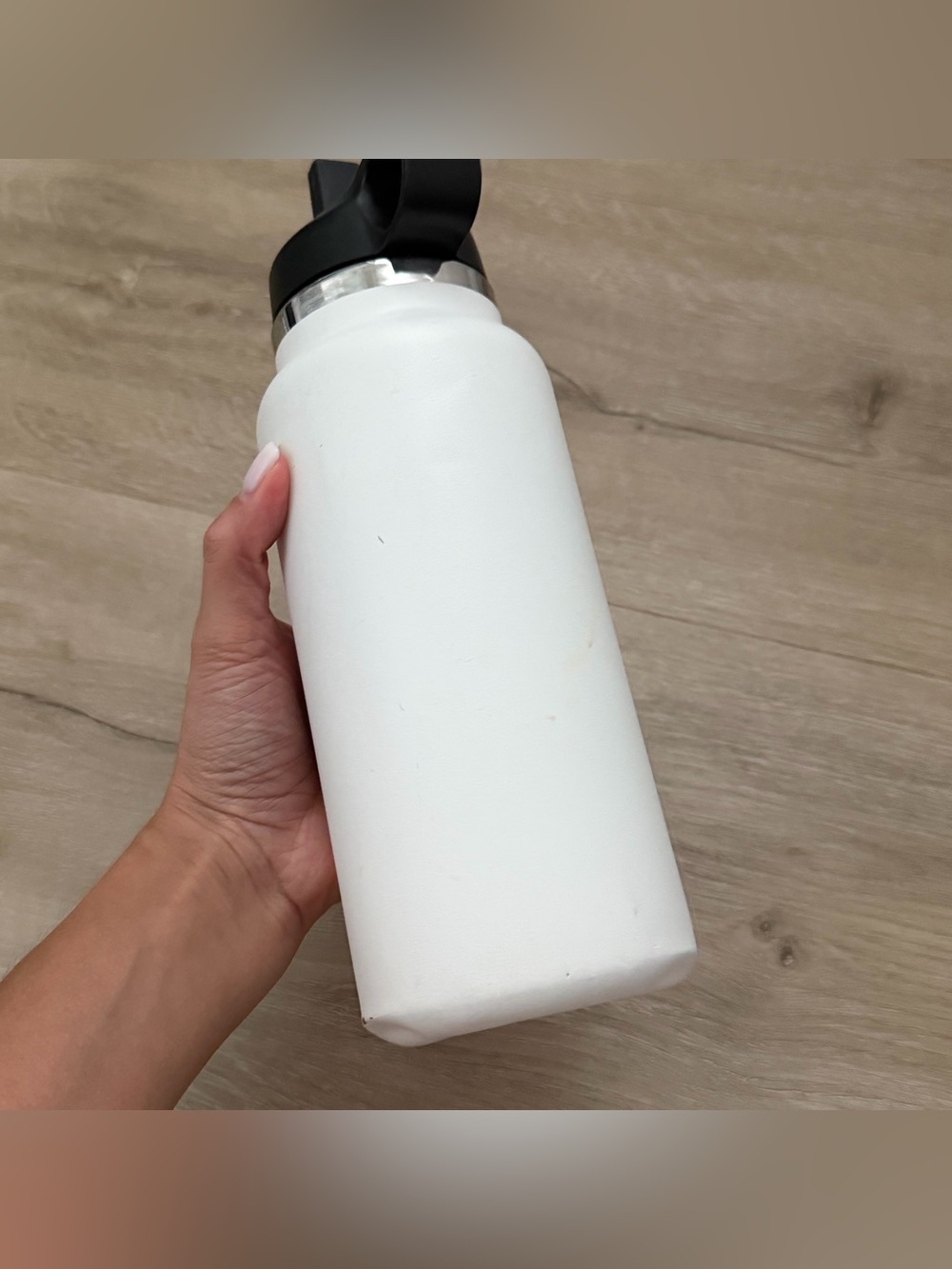 Hydro flask White Waterbottle - Picture 3 of 12